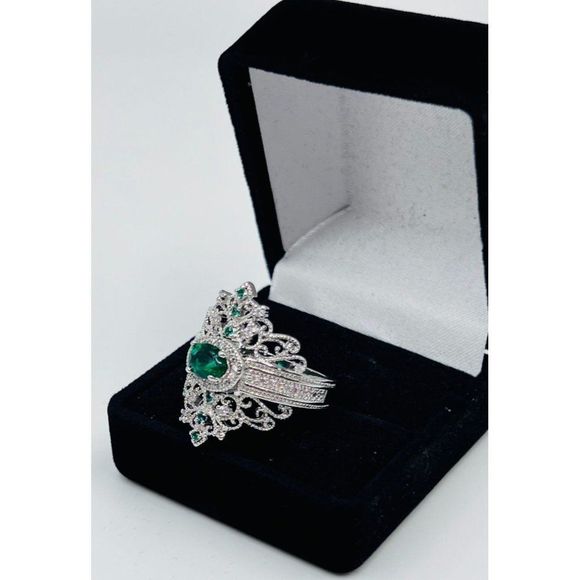 Emerald Green Cubic Zirconia Engagement Ring Size 8 - Picture 5 of 5